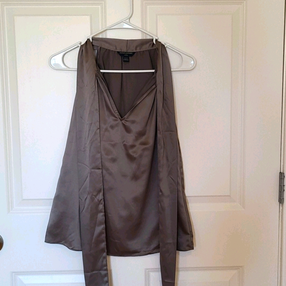 NWOT Banana Republic Cement Colored Bow Top